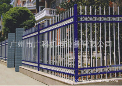 交通安全設施與卷簾門加工 看似無關卻緊密相連的城市安全要素